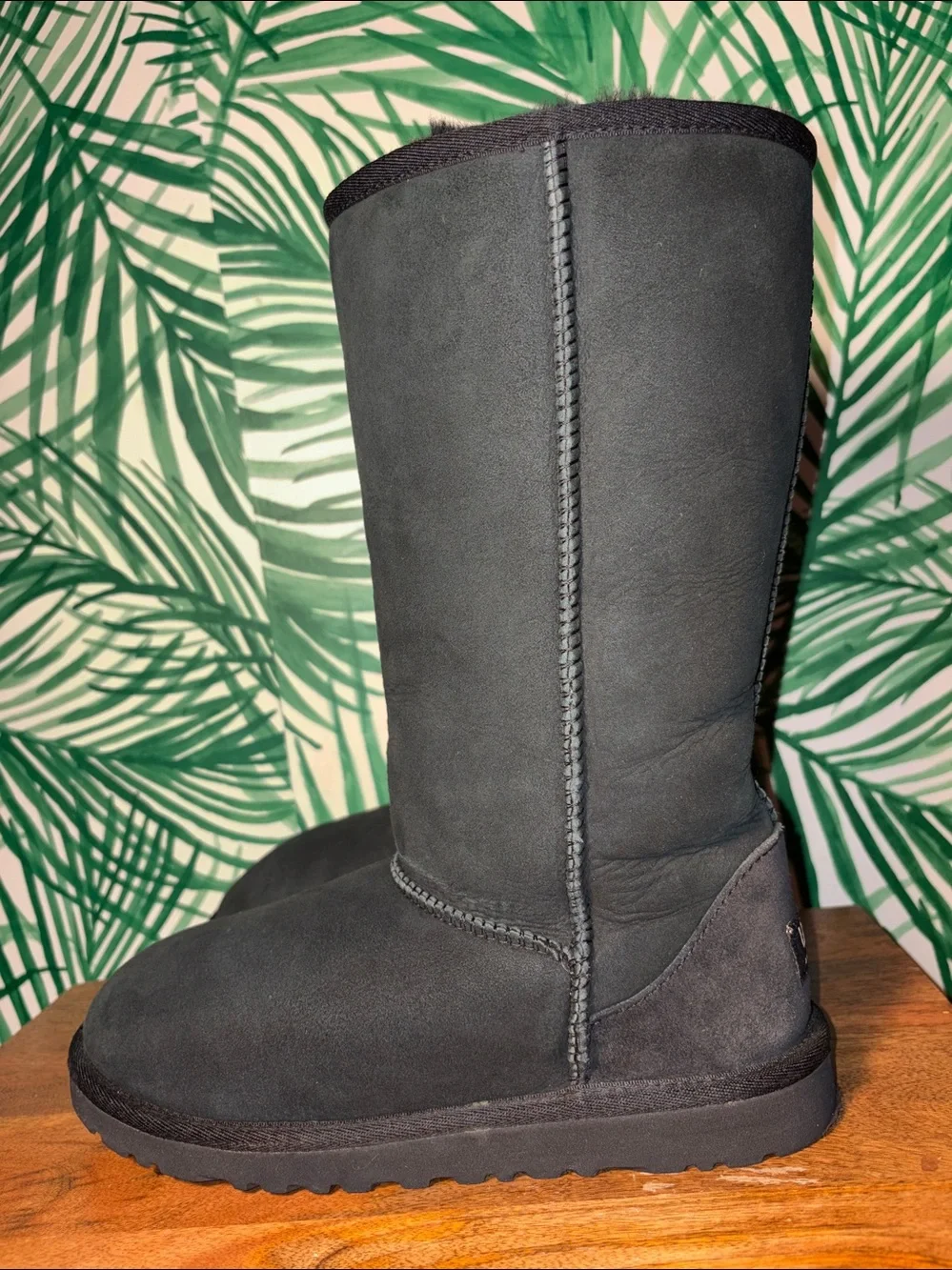 UGG Black Classic Tall Sheepskin Boots 5229Y Big Kids Size 6